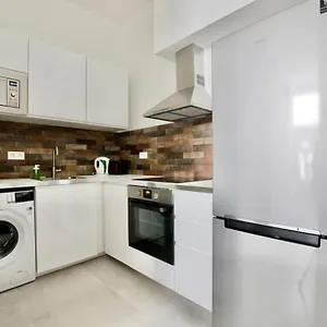 Premium By Hi5 - Central 3 Bedroom Budapest